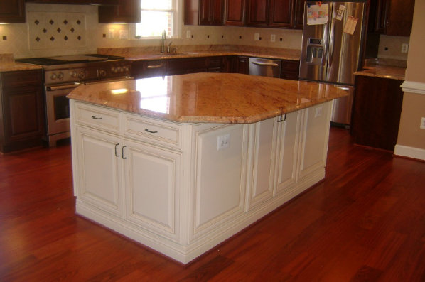 Monticello Maple With Painted Finish 